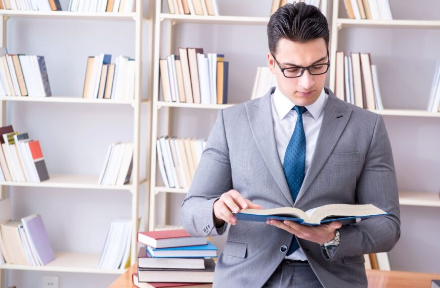 ¿Es difícil estudiar Derecho en España?