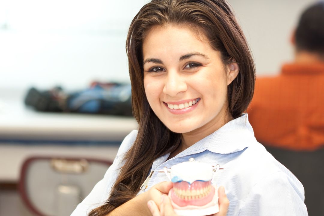 ¿Vale la pena estudiar Prótesis Dental?